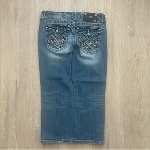 Miss Me Jeans Women’s Size 29 Blue Capri Embroidered Rhinestones Denim JP5335P